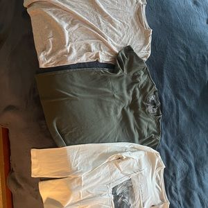Lot men’s Banana Republic size M t-shirts. Long sleeve shirt NWT